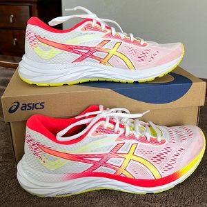 ASICS gel excite 6 running shoes. Women’s size 8.5 eye catching yellow and pink.